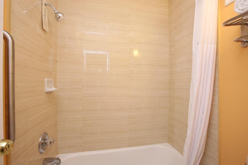 Blue Sky Inn Glens Falls-Saratoga-Lake George Room photo