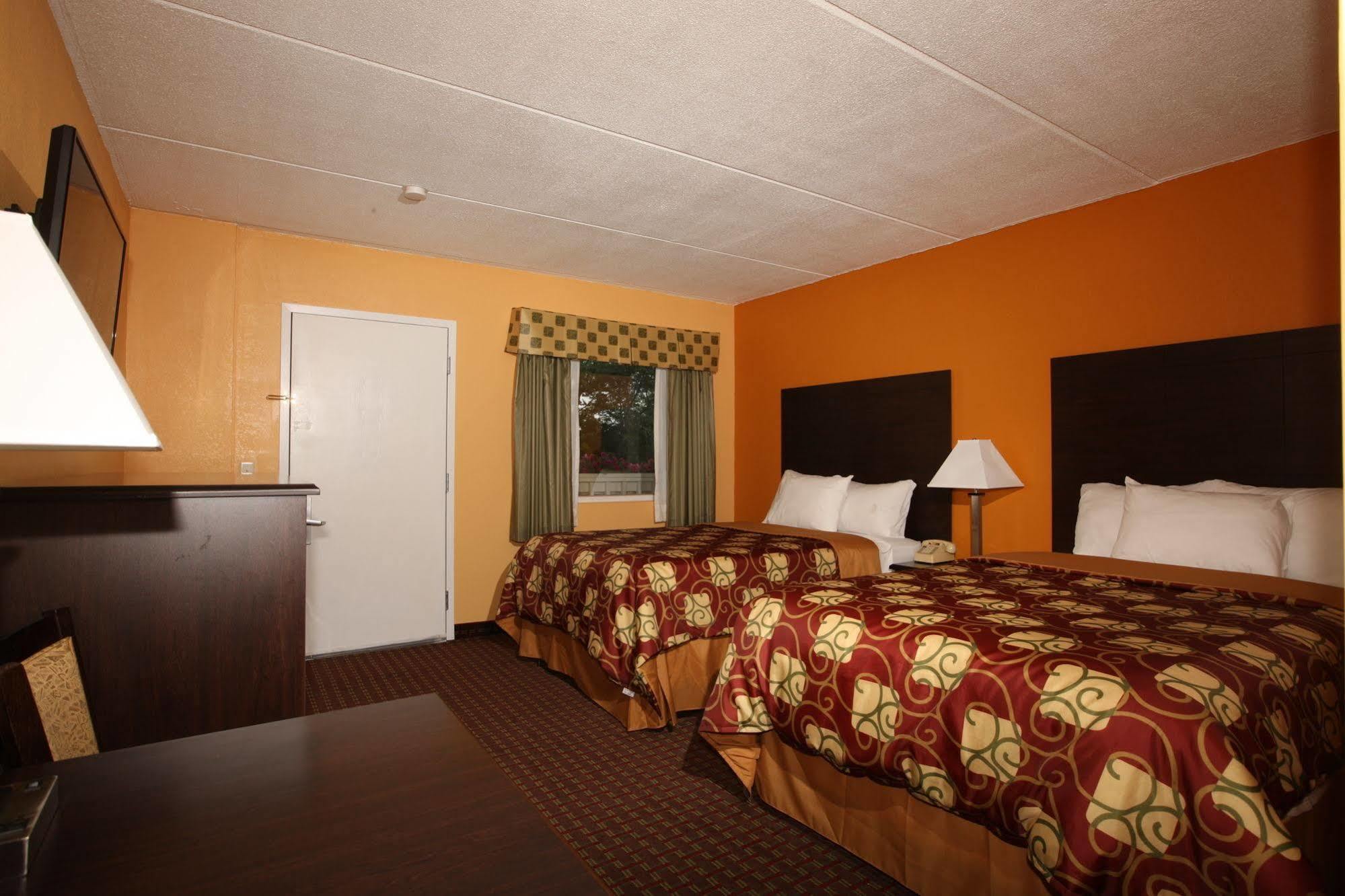 Blue Sky Inn Glens Falls-Saratoga-Lake George Exterior photo